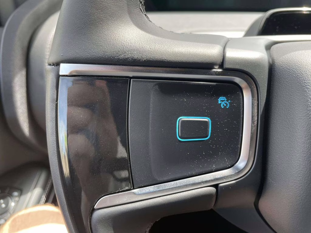 2025 Star White Metallic Tri-Coat Ford Expedition Platinum 4X4 SUV