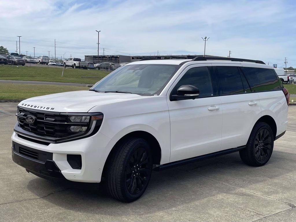 2025 Star White Metallic Tri-Coat Ford Expedition Platinum 4X4 SUV