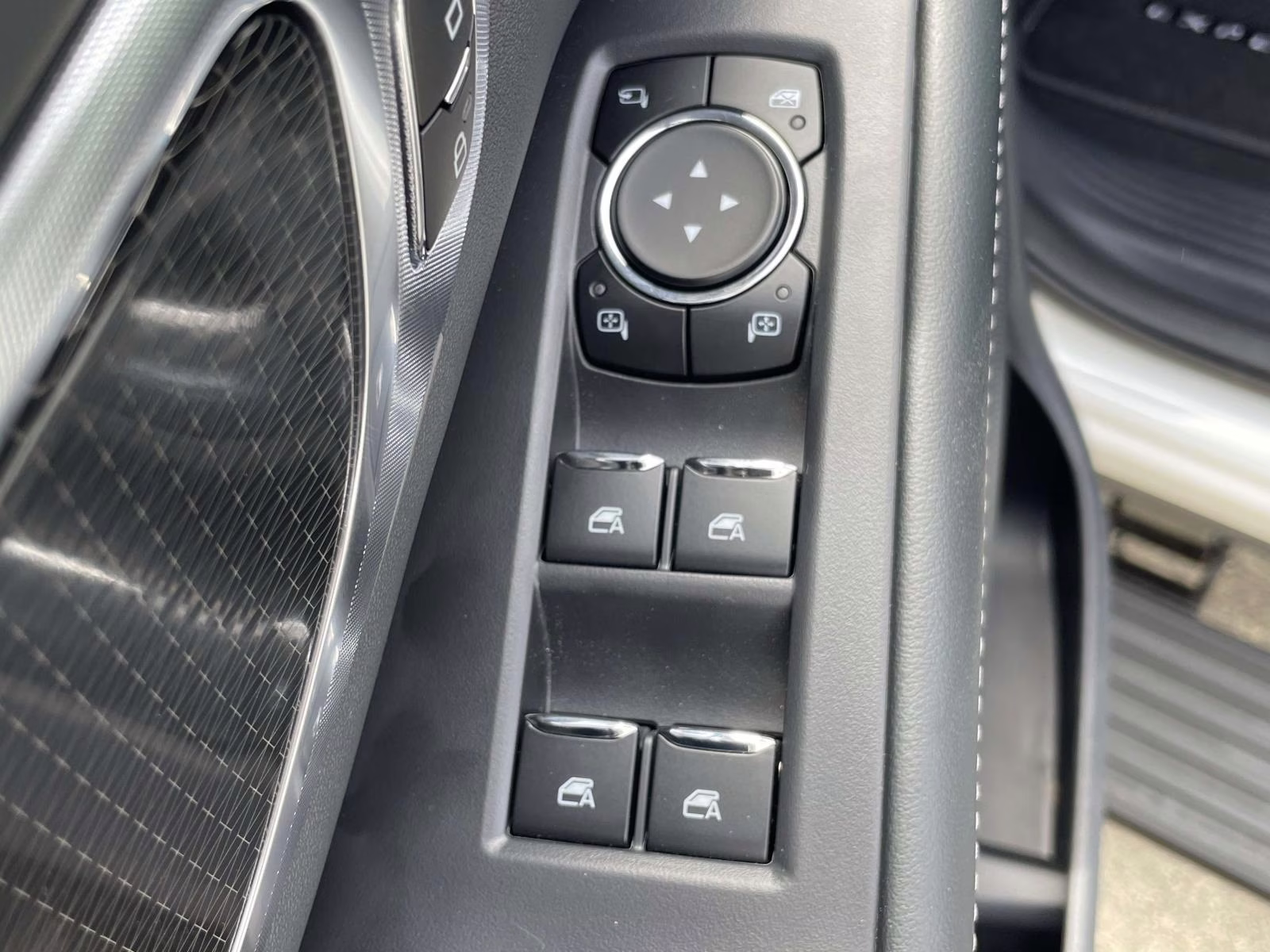 2025 Star White Metallic Tri-Coat Ford Expedition Platinum 4X4 SUV