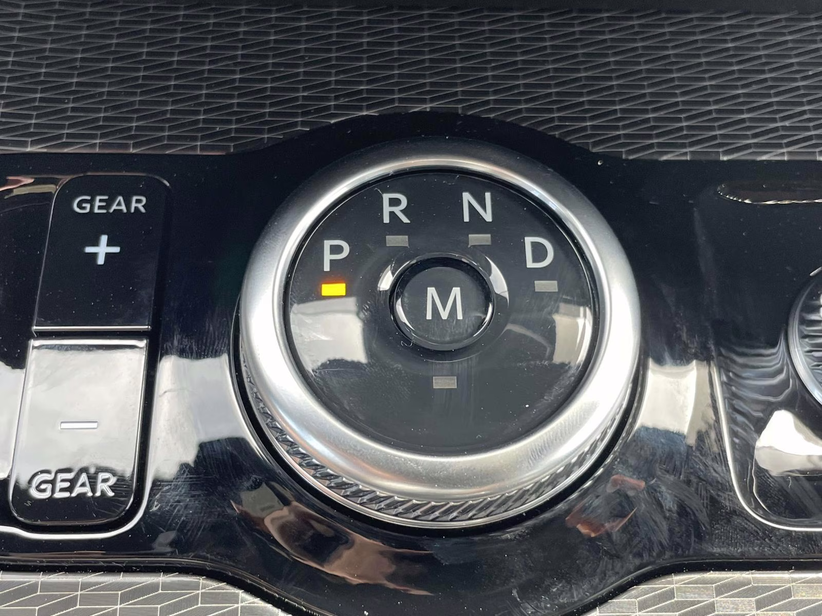 2025 Star White Metallic Tri-Coat Ford Expedition Platinum 4X4 SUV