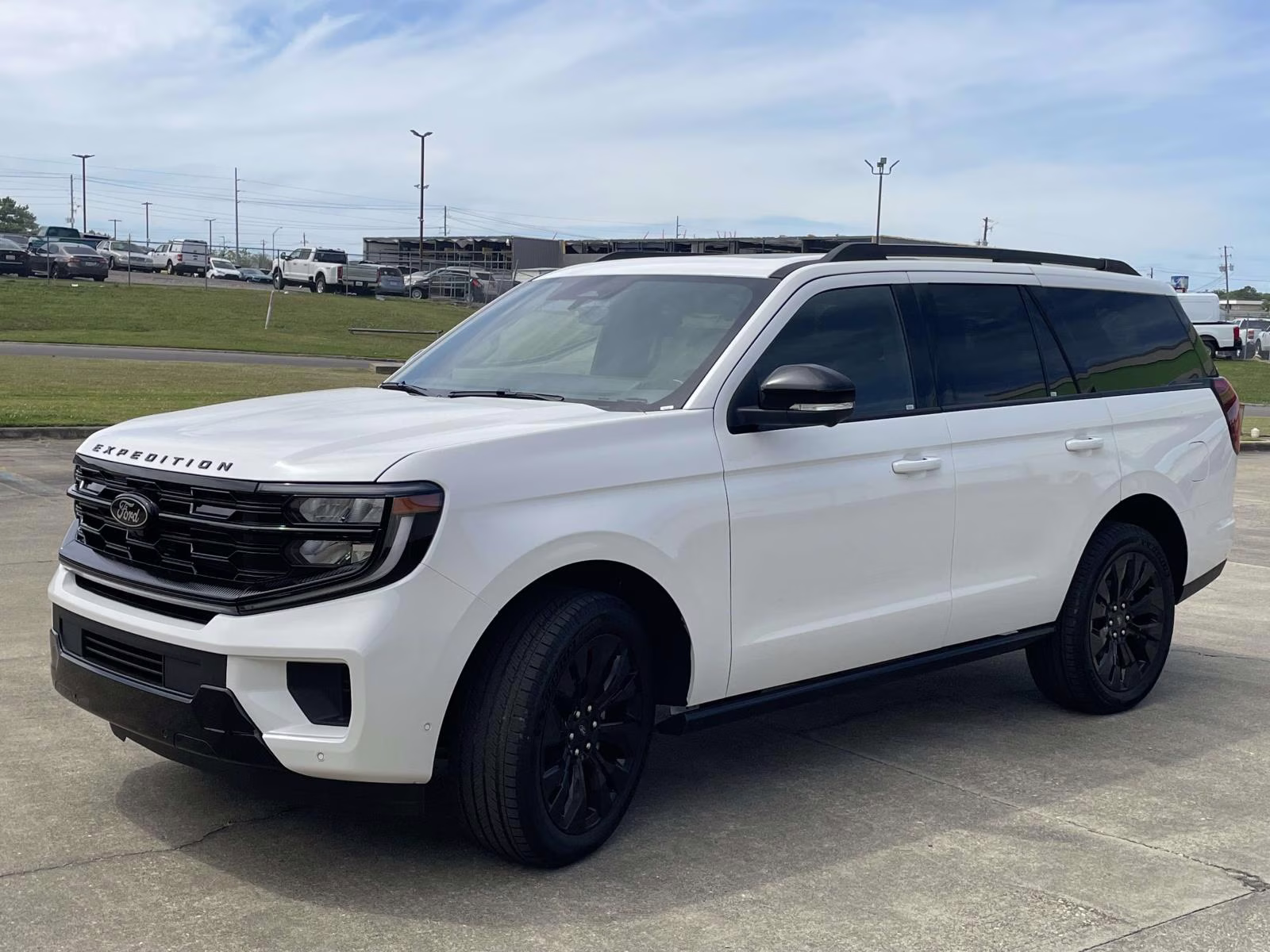 2025 Star White Metallic Tri-Coat Ford Expedition Platinum 4X4 SUV