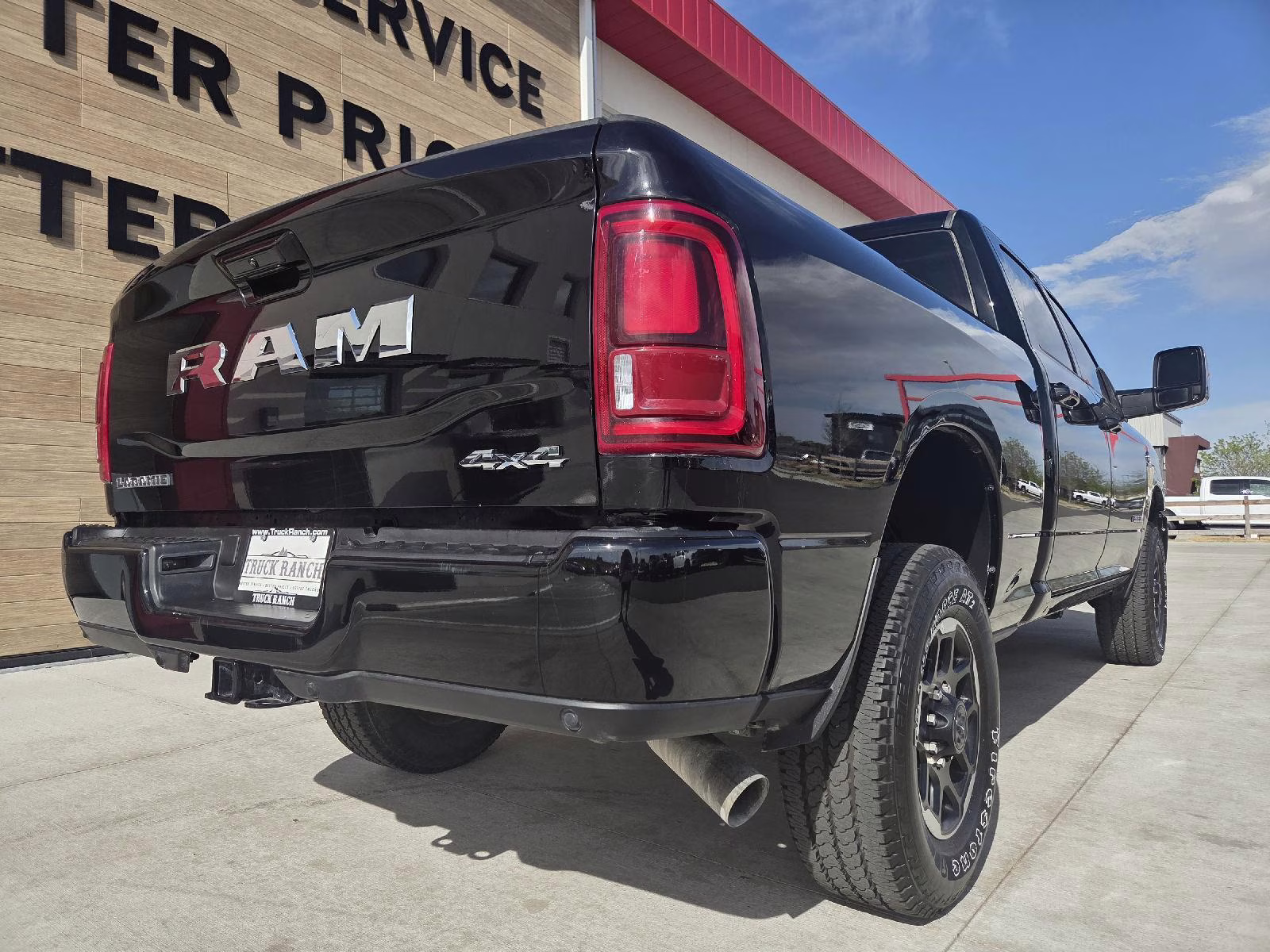2026 Diamond Black Crystal Pearlcoat Ram 2500 Laramie 4X4 Truck