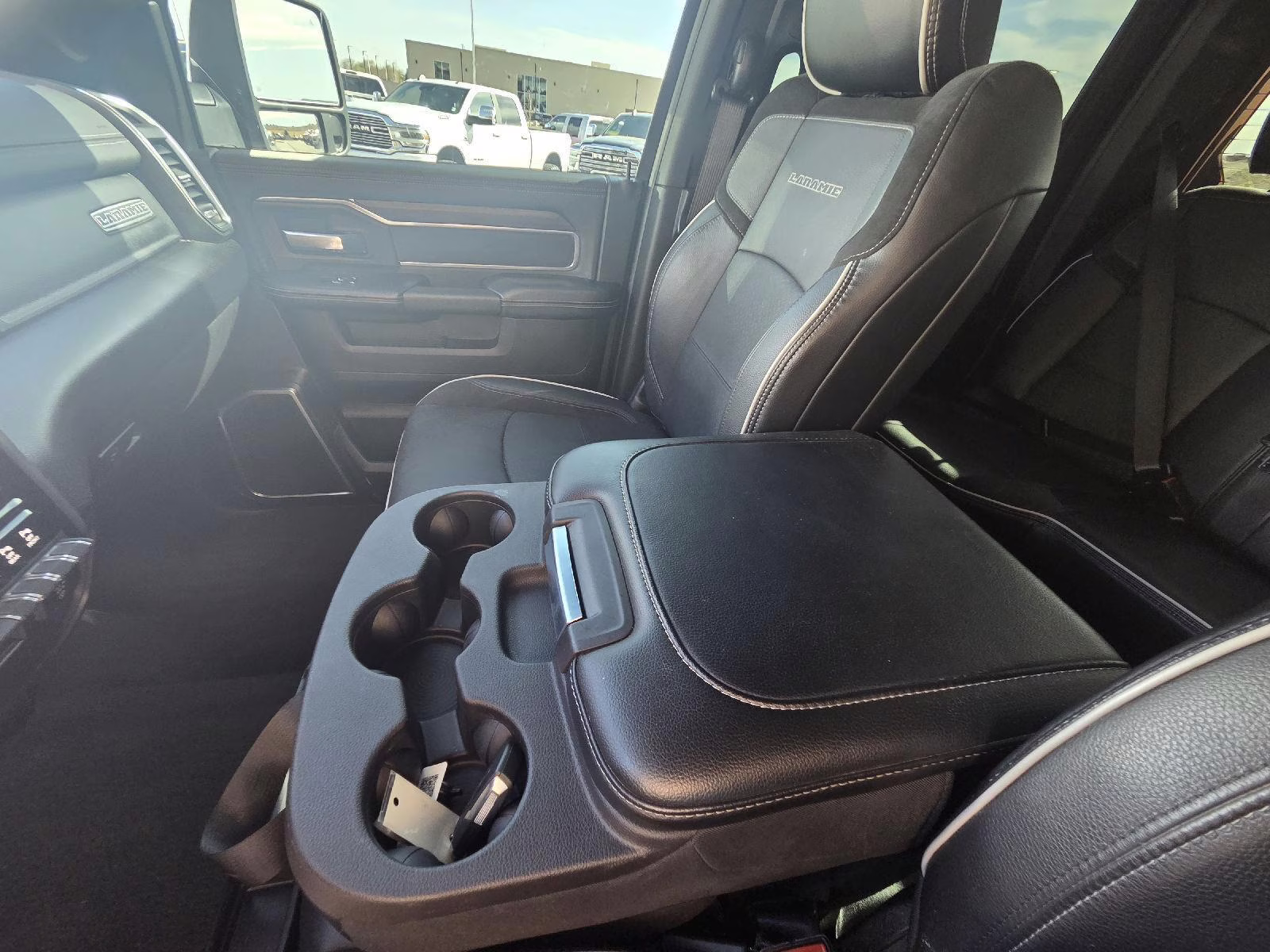 2026 Diamond Black Crystal Pearlcoat Ram 2500 Laramie 4X4 Truck