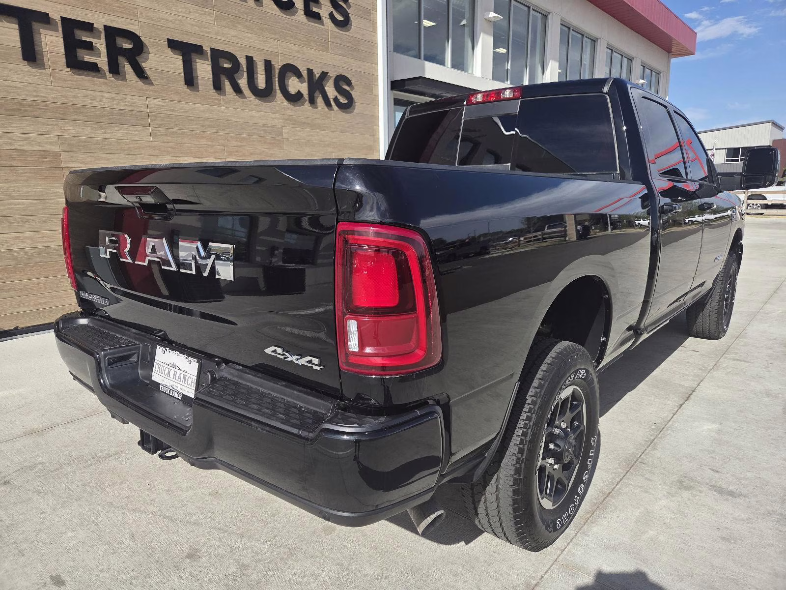 2026 Diamond Black Crystal Pearlcoat Ram 2500 Laramie 4X4 Truck