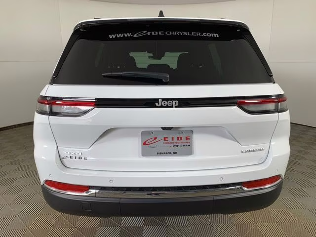 2026 Bright White Clearcoat Jeep Grand Cherokee Laredo X 4X4 SUV