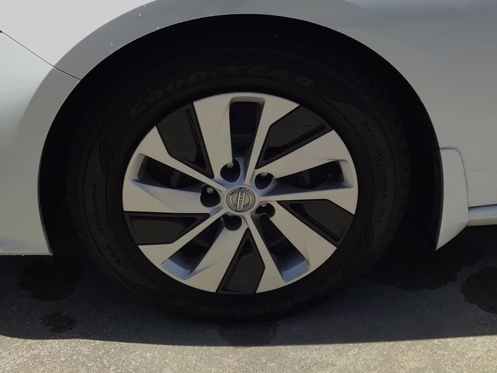 2019 Glacier White Nissan Altima 2.5 S FWD Sedan