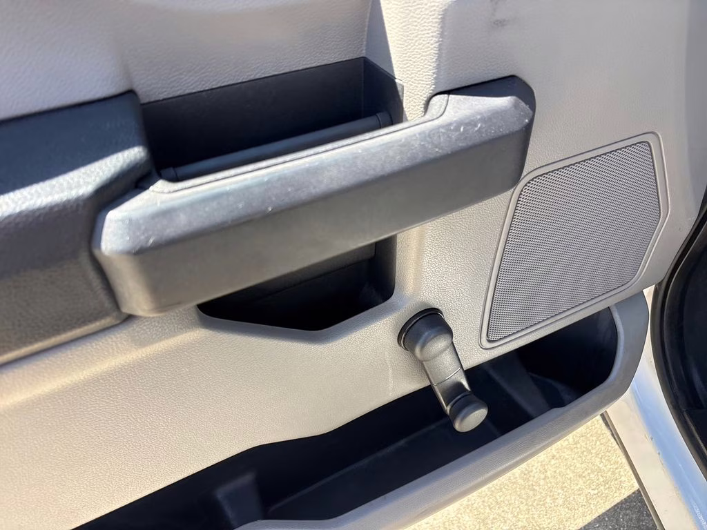 2016 Oxford White Ford F-150 XL RWD Truck