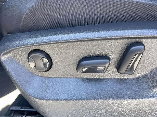 2021 Pure White Volkswagen Tiguan 2.0T SE R-Line Black FWD SUV