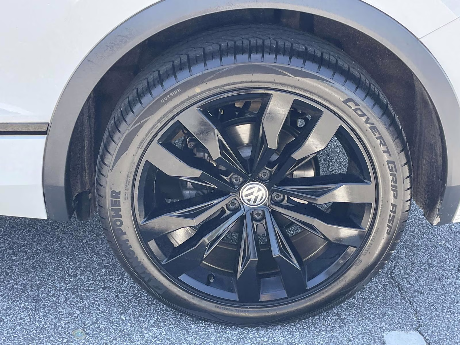 2021 Pure White Volkswagen Tiguan 2.0T SE R-Line Black FWD SUV