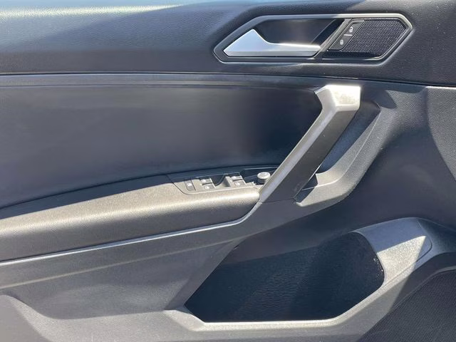 2021 Pure White Volkswagen Tiguan 2.0T SE R-Line Black FWD SUV