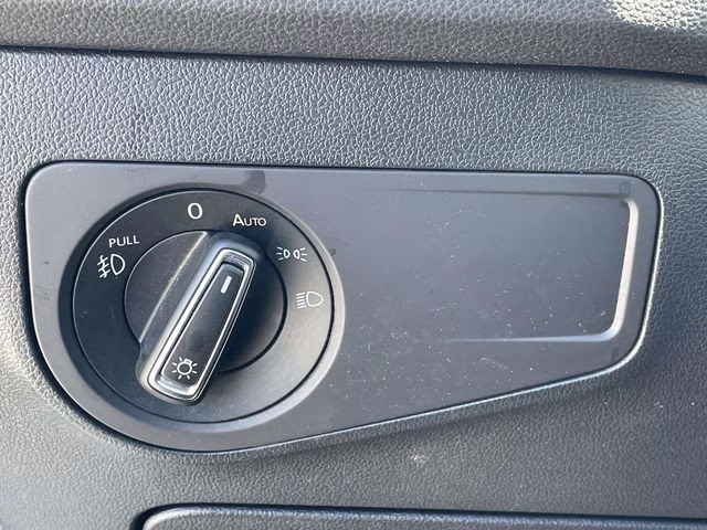 2021 Pure White Volkswagen Tiguan 2.0T SE R-Line Black FWD SUV