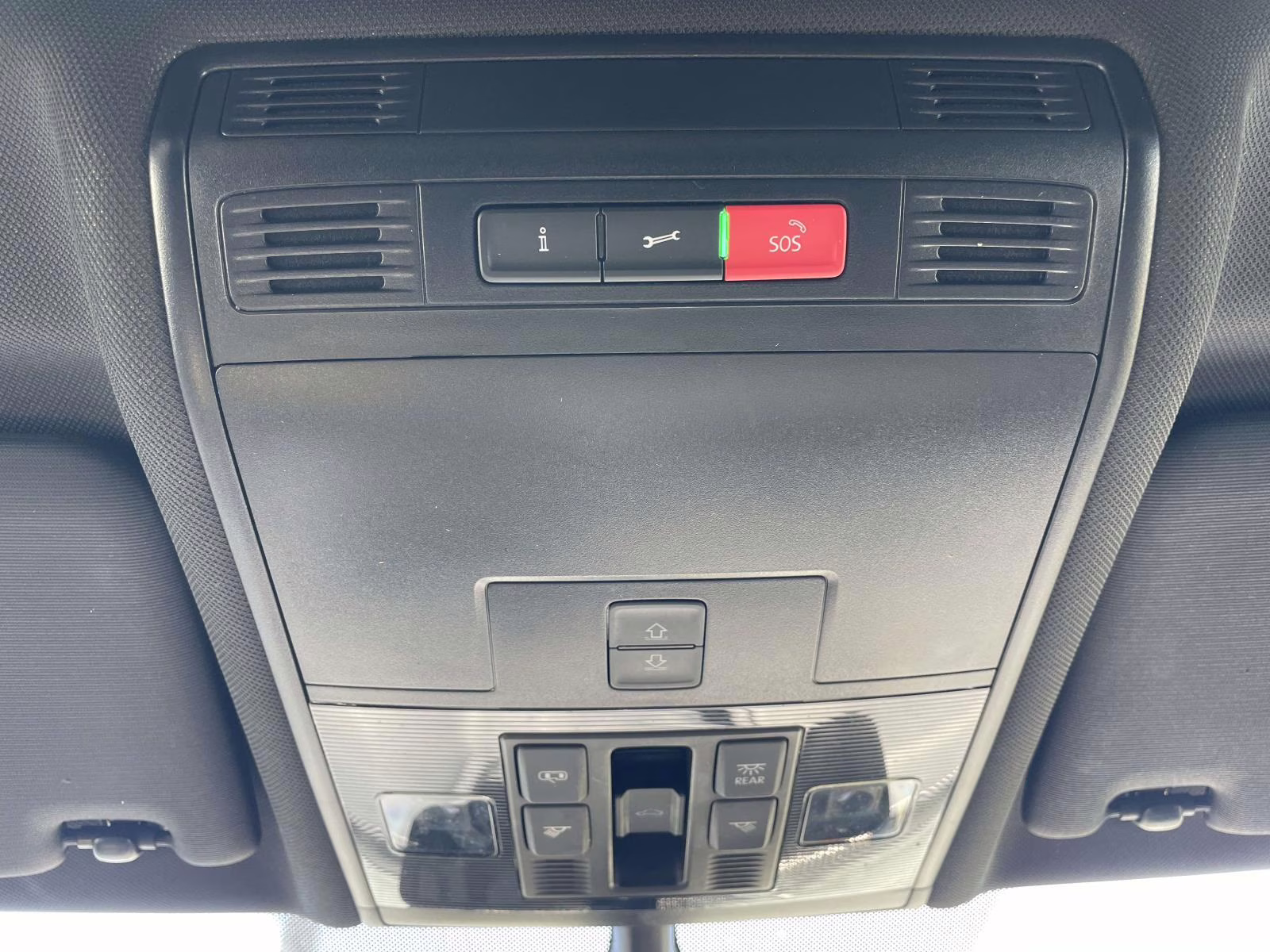 2021 Pure White Volkswagen Tiguan 2.0T SE R-Line Black FWD SUV