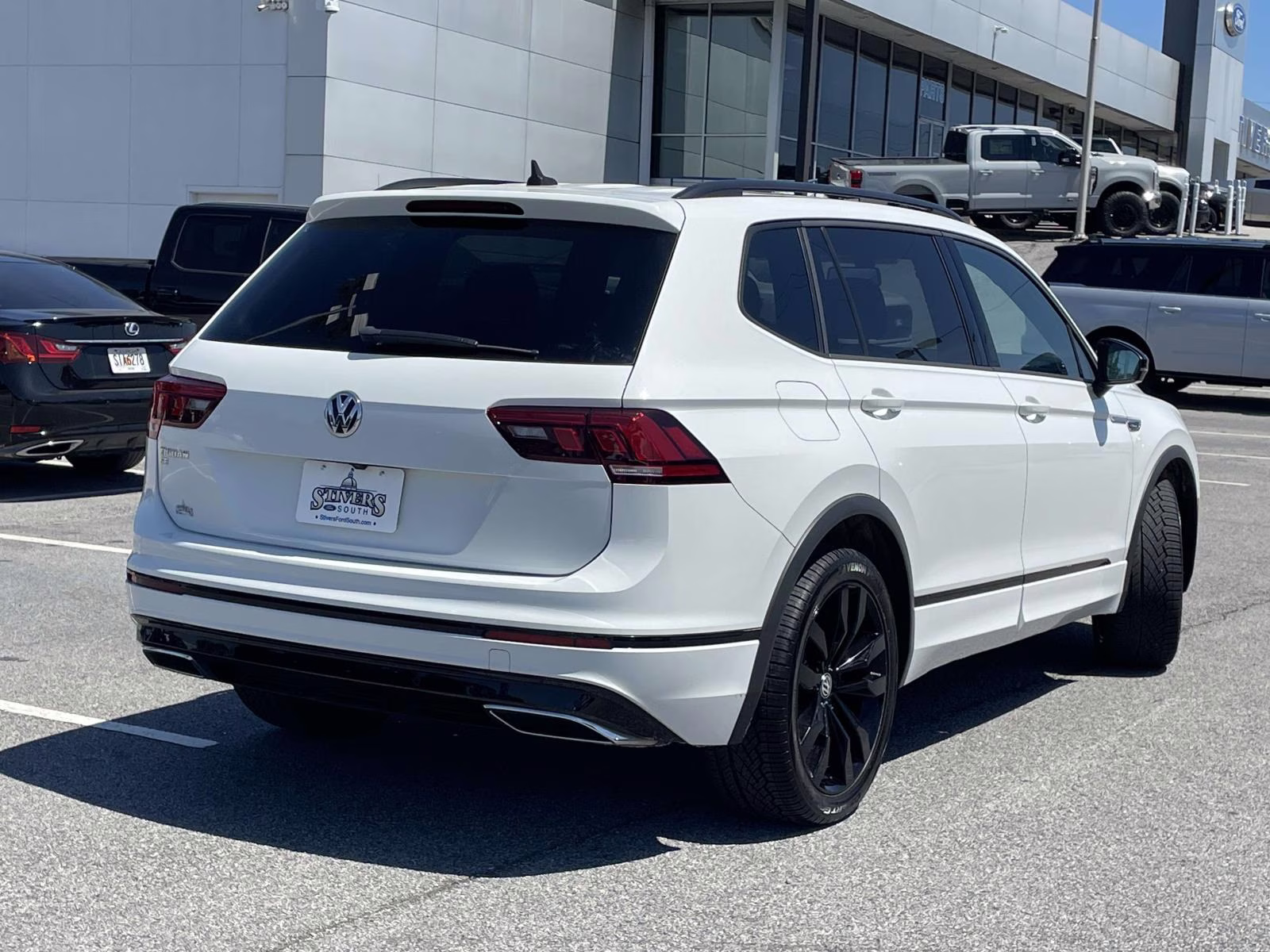 2021 Pure White Volkswagen Tiguan 2.0T SE R-Line Black FWD SUV