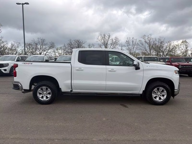 2022 Summit White Chevrolet Silverado LT 4X4 Truck