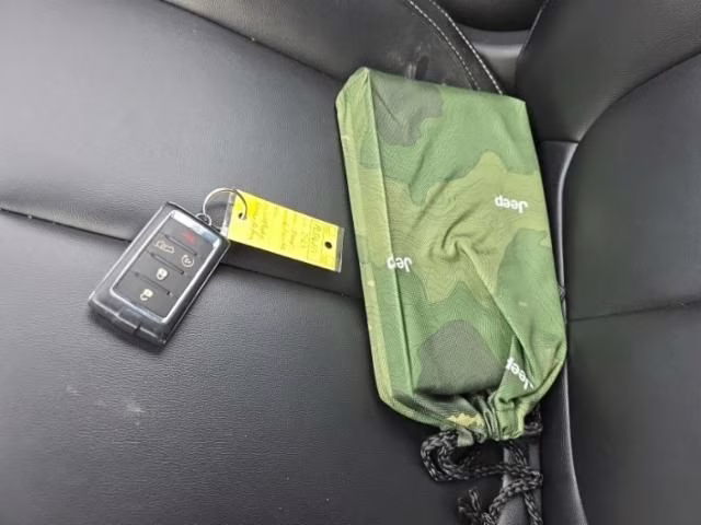 2023 Bright White Clearcoat Jeep Grand Cherokee Limited 4X4 SUV