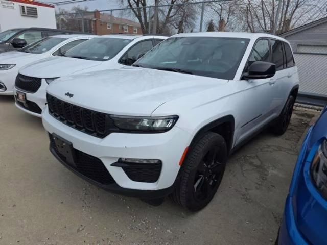 2023 Bright White Clearcoat Jeep Grand Cherokee Limited 4X4 SUV