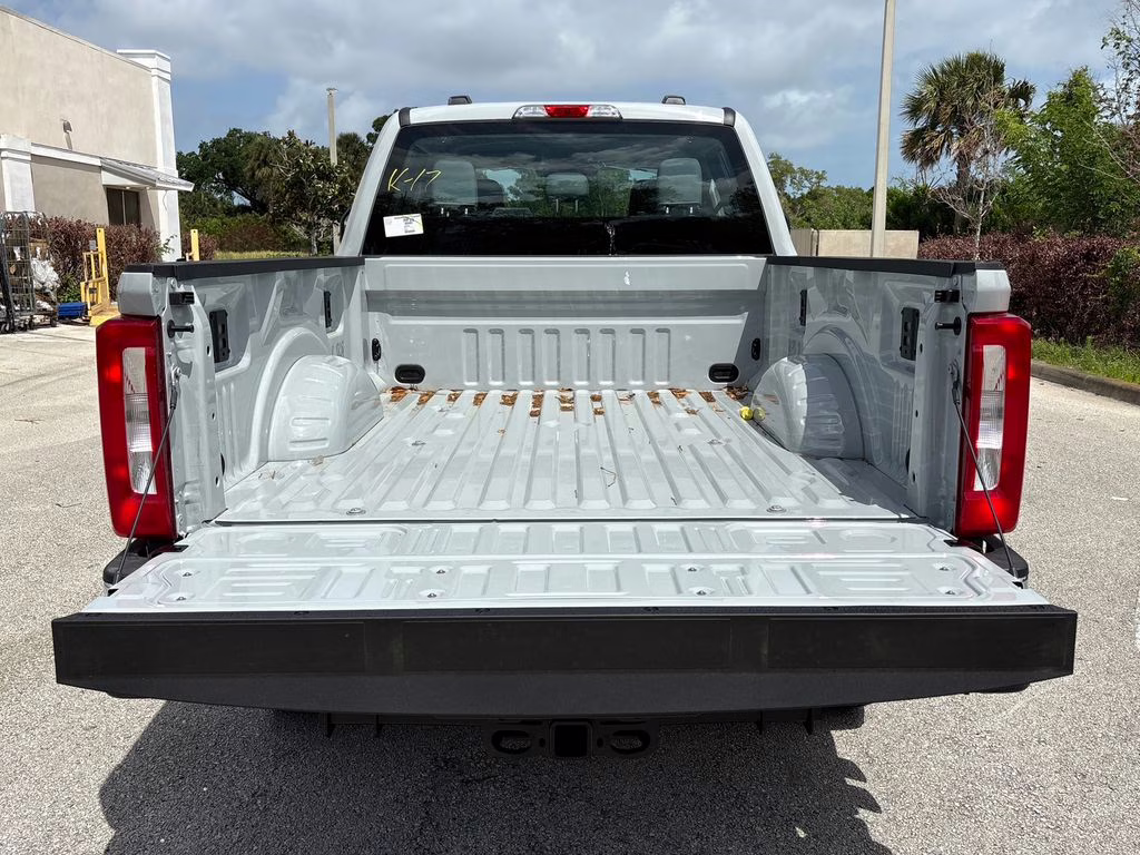 2026 Avalanche Ford Super Duty F-350 SRW XL 4X4 Truck