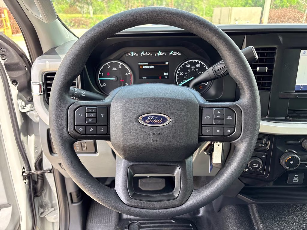 2026 Avalanche Ford Super Duty F-350 SRW XL 4X4 Truck