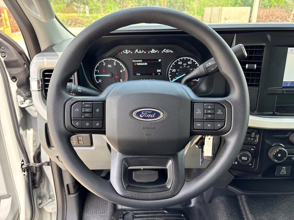 2026 Avalanche Ford Super Duty F-350 SRW XL 4X4 Truck