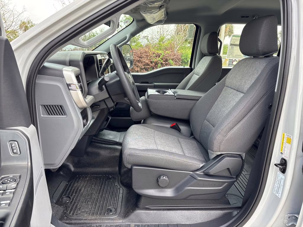 2026 Avalanche Ford Super Duty F-350 SRW XL 4X4 Truck