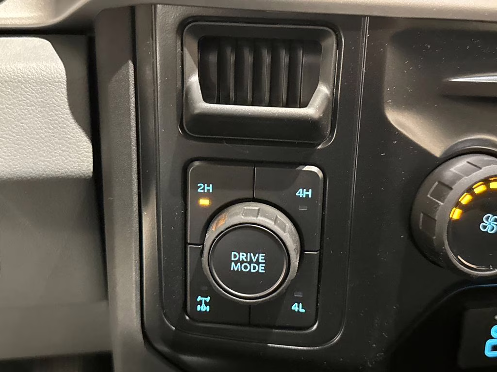 2026 Oxford White Ford Super Duty F-250 SRW STX 4X4 Truck