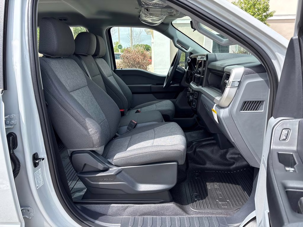 2026 Avalanche Ford Super Duty F-350 SRW XL 4X4 Truck