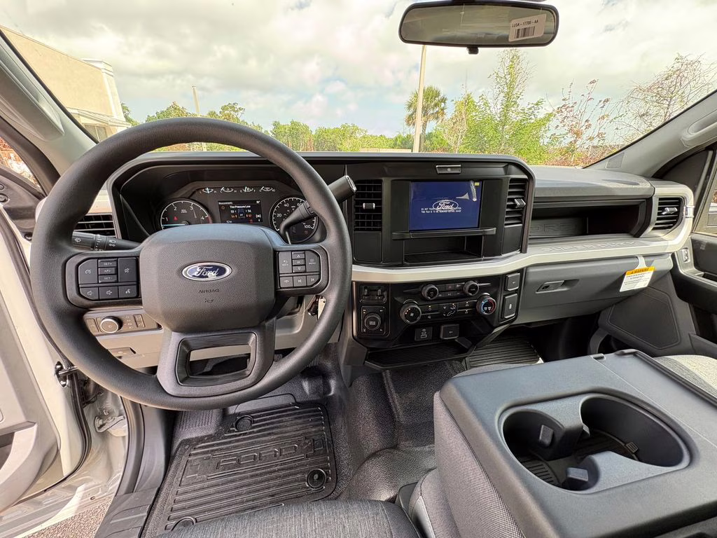 2026 Avalanche Ford Super Duty F-350 SRW XL 4X4 Truck