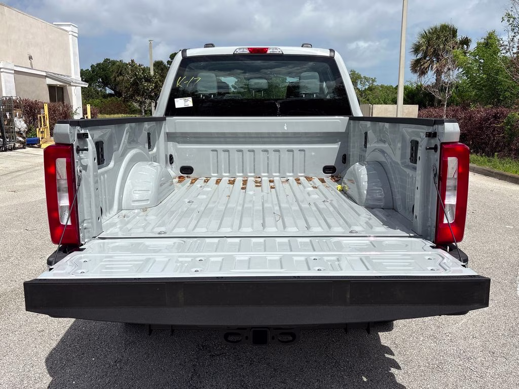 2026 Avalanche Ford Super Duty F-350 SRW XL 4X4 Truck