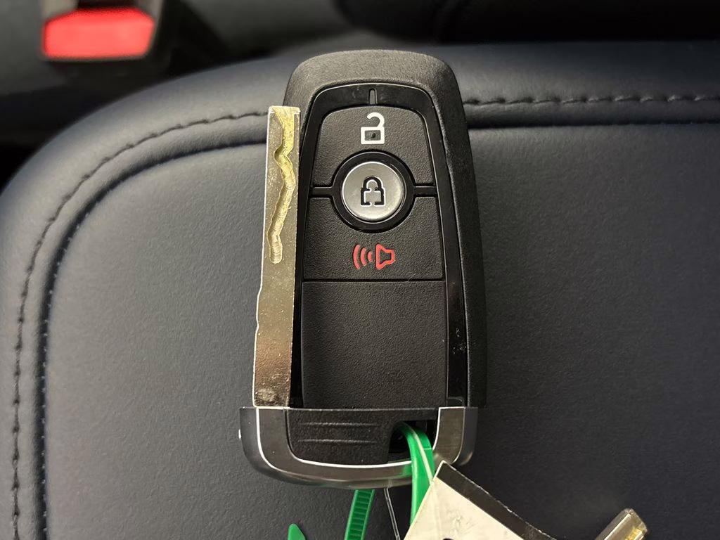 2026 Oxford White Ford Maverick XLT AWD Truck