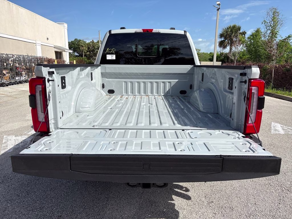 2026 Avalanche Ford Super Duty F-350 SRW Platinum 4X4 Truck
