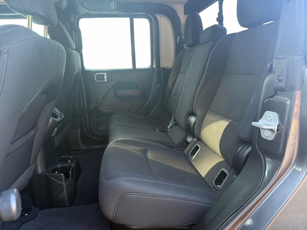 2021 Granite Crystal Metallic Clearcoat Jeep Gladiator Willys 4X4 Truck