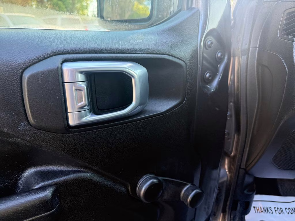 2021 Granite Crystal Metallic Clearcoat Jeep Gladiator Willys 4X4 Truck