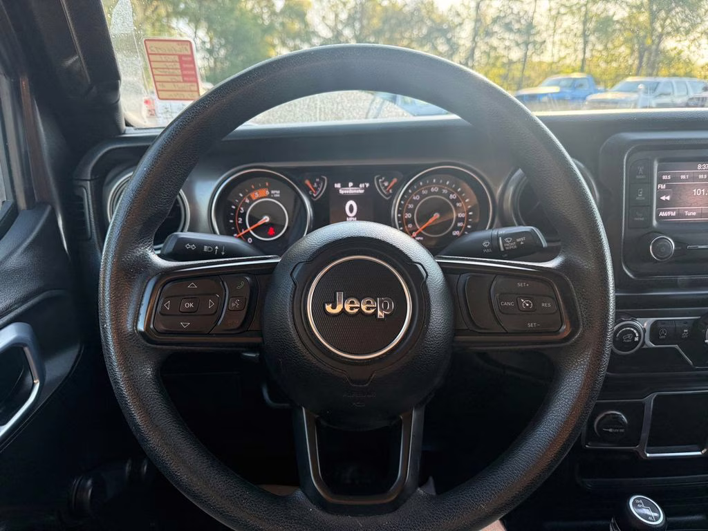 2021 Granite Crystal Metallic Clearcoat Jeep Gladiator Willys 4X4 Truck