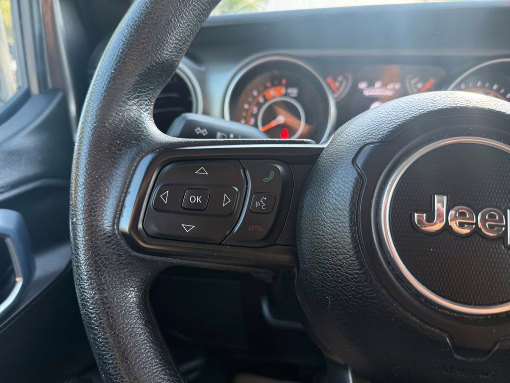 2021 Granite Crystal Metallic Clearcoat Jeep Gladiator Willys 4X4 Truck