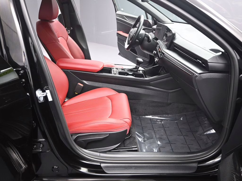 2025 Aurora Black Pearl Kia K5 GT-Line AWD Sedan