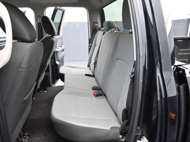 2024 Diamond Black Crystal Pearlcoat Ram 1500 Classic SLT 4X4 Truck