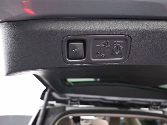 2023 Silver Metallic Ford Expedition Max Limited 4X4 SUV