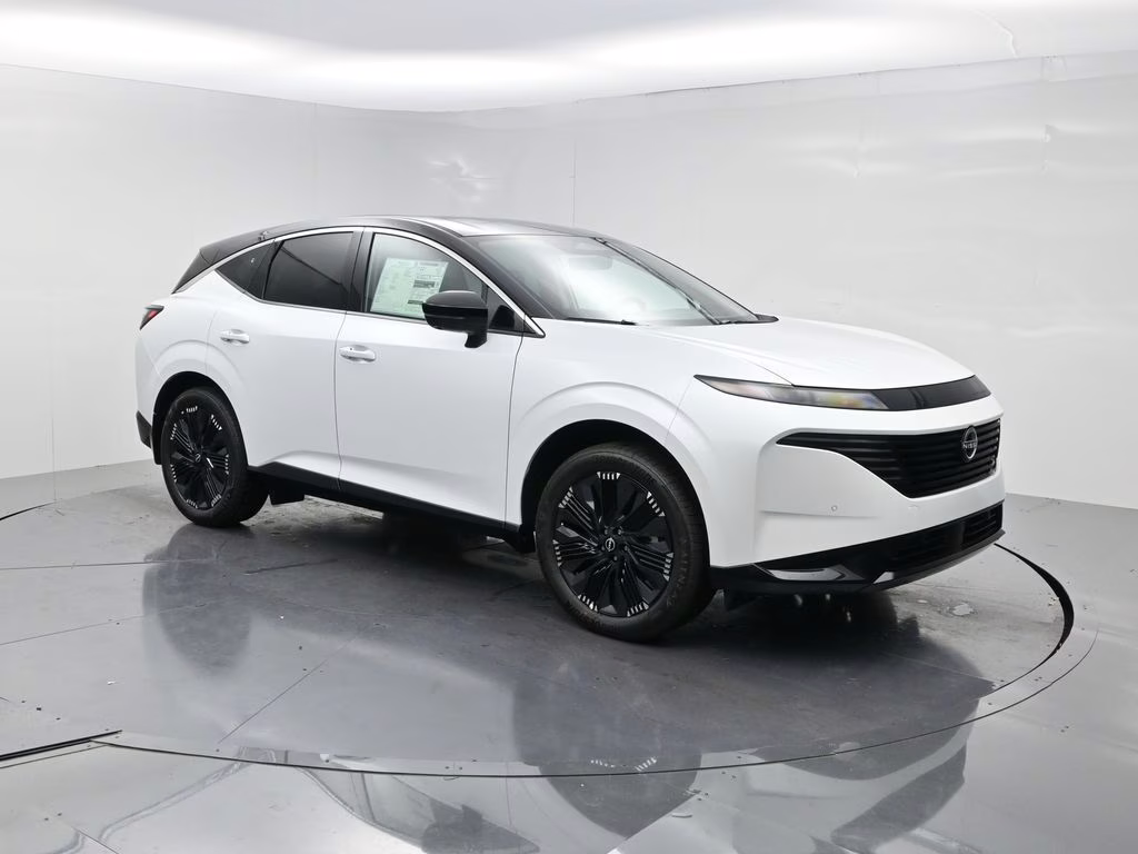 2026 Everest White Pearl/Black Nissan Murano Platinum AWD SUV