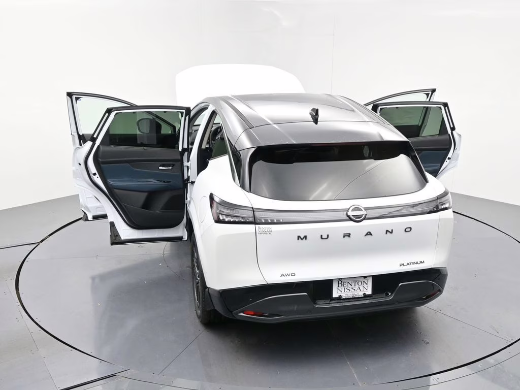 2026 Everest White Pearl/Black Nissan Murano Platinum AWD SUV