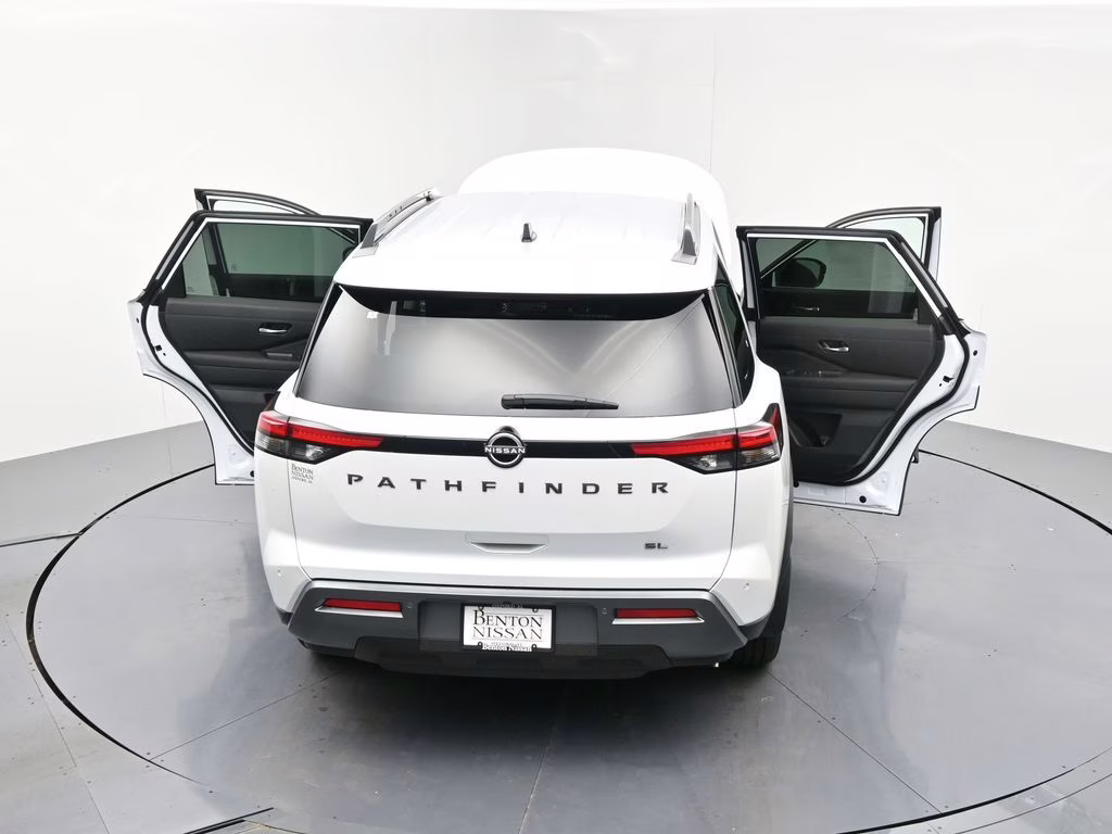 2026 Everest White Pearl Tricoat Nissan Pathfinder SL FWD SUV