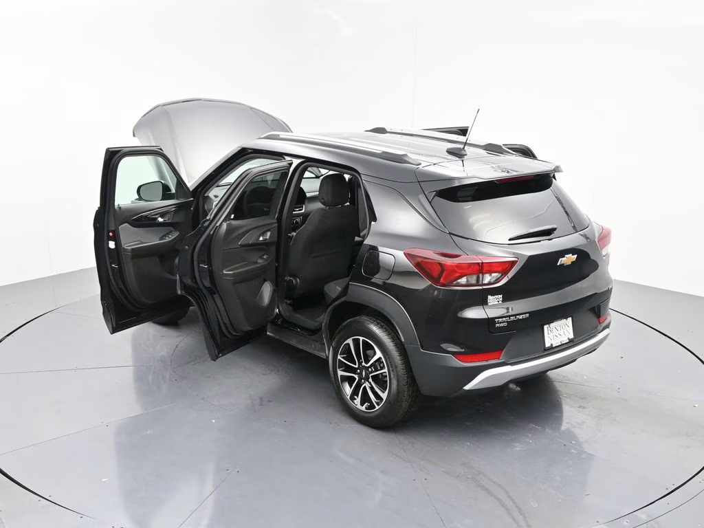 2025 Mosaic Black Metallic Chevrolet Trailblazer LT AWD SUV