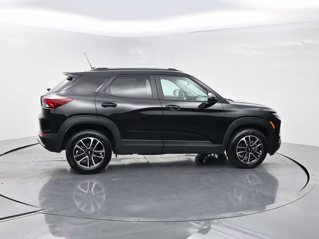 2025 Mosaic Black Metallic Chevrolet Trailblazer LT AWD SUV