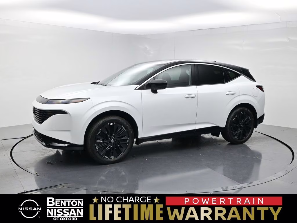 2026 Everest White Pearl/Black Nissan Murano Platinum AWD SUV