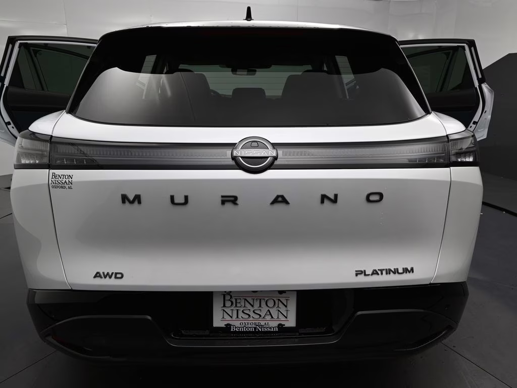 2026 Everest White Pearl/Black Nissan Murano Platinum AWD SUV