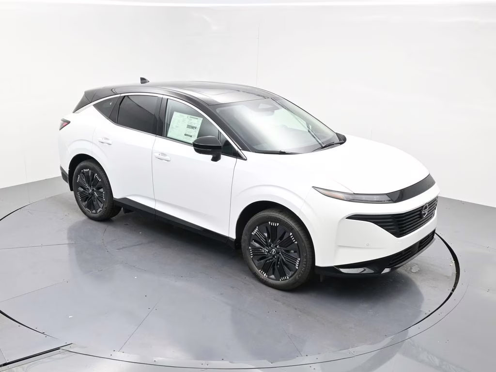 2026 Everest White Pearl/Black Nissan Murano Platinum AWD SUV