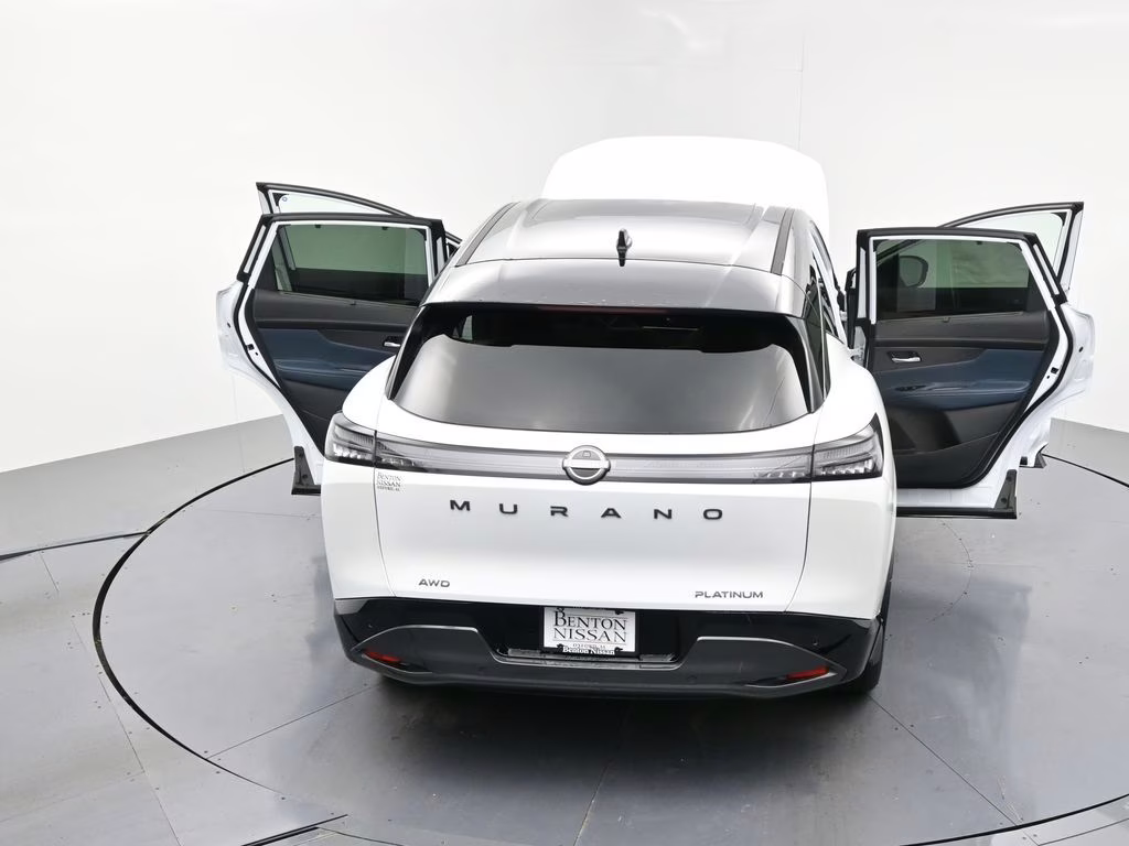2026 Everest White Pearl/Black Nissan Murano Platinum AWD SUV