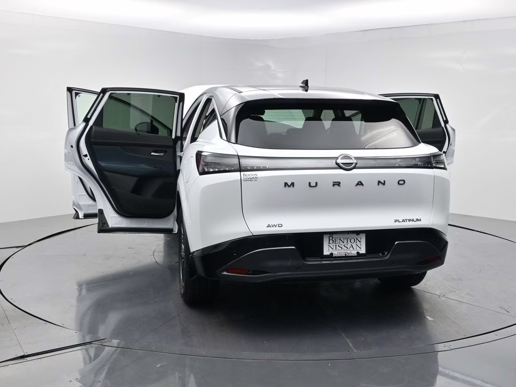 2026 Everest White Pearl/Black Nissan Murano Platinum AWD SUV