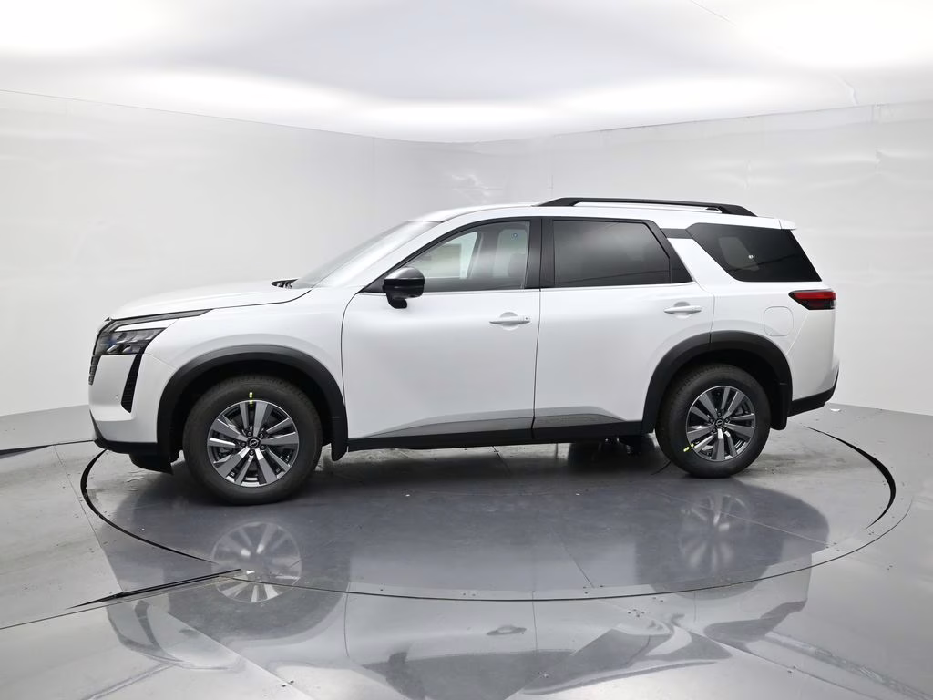 2026 Everest White Pearl Tricoat Nissan Pathfinder SL FWD SUV