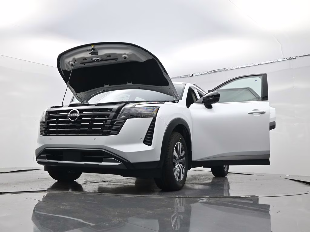 2026 Everest White Pearl Tricoat Nissan Pathfinder SL FWD SUV