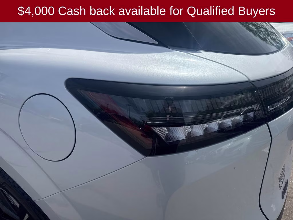 2026 Everest White Pearl Tricoat Nissan Murano SL AWD SUV